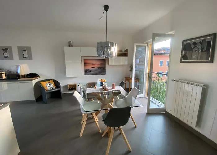 Penthouse Federico With View - Residenza Silvana فيربانيا